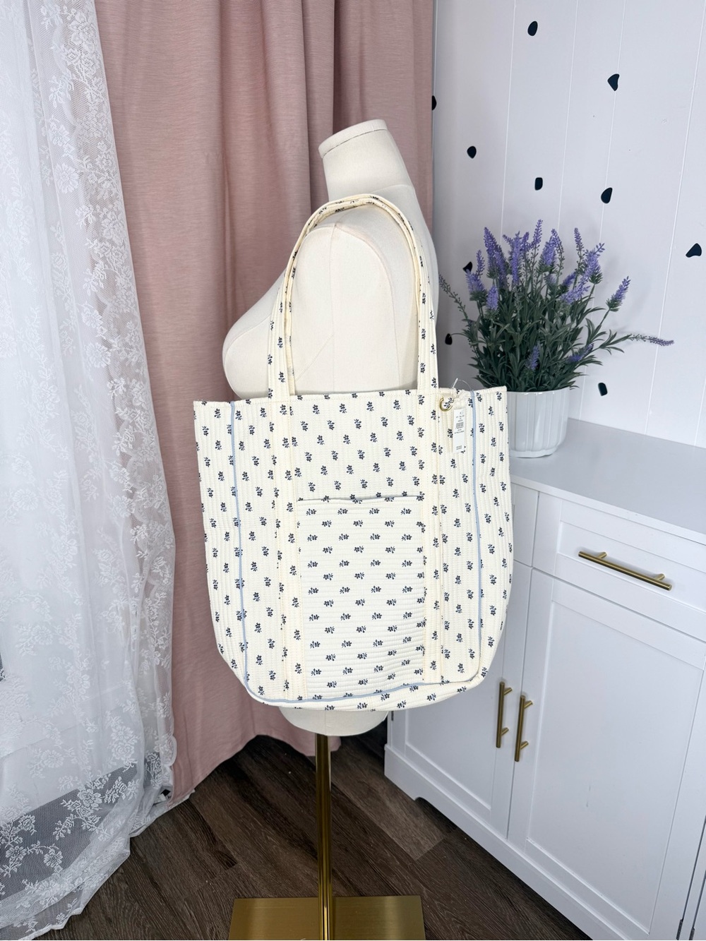 Aerie x Emily and meritt Cream Floral Print Tote Bag BIN#9